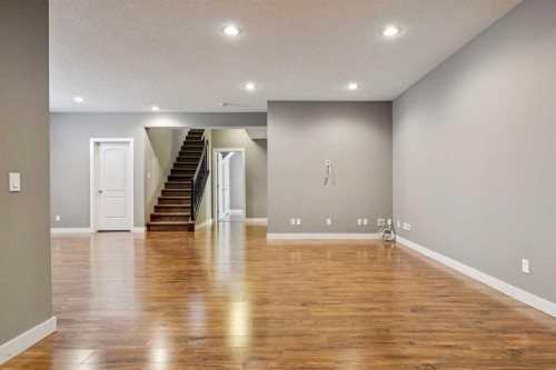 25 Mahogany Square Se, Calgary, AB - Indoor Photo Showing Other Room