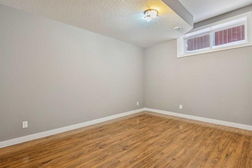 25 Mahogany Square Se, Calgary, AB - Indoor Photo Showing Other Room
