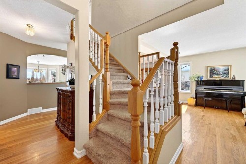 219 Hidden Ranch Circle Nw, Calgary, AB - Indoor Photo Showing Other Room