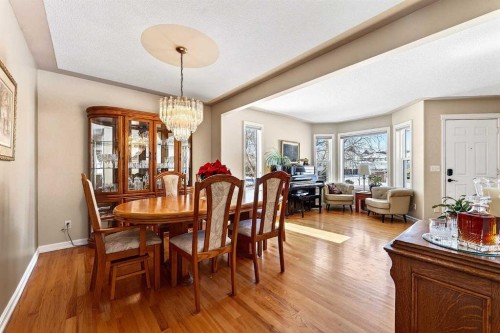 219 Hidden Ranch Circle Nw, Calgary, AB - Indoor Photo Showing Dining Room