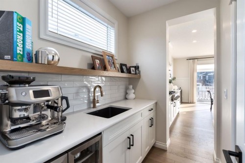 665 Legacy Woods Circle Se, Calgary, AB - Indoor Photo Showing Kitchen