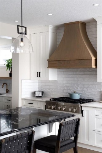 665 Legacy Woods Circle Se, Calgary, AB - Indoor Photo Showing Kitchen With Upgraded Kitchen