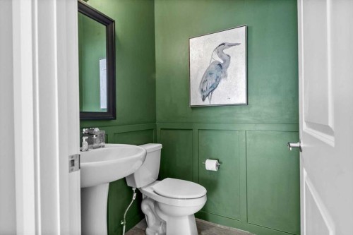 243 Silver Spruce Grove Sw, Calgary, AB - Indoor Photo Showing Bathroom