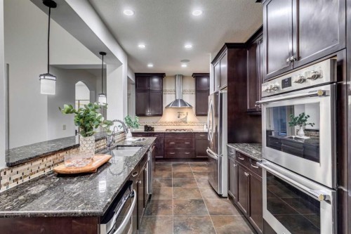 151 Mahogany Bay Se, Calgary, AB - Indoor Photo Showing Kitchen With Upgraded Kitchen