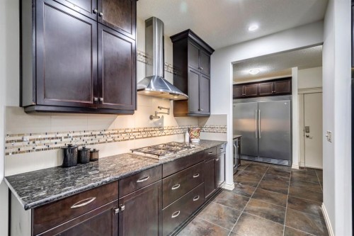 151 Mahogany Bay Se, Calgary, AB - Indoor Photo Showing Kitchen With Upgraded Kitchen