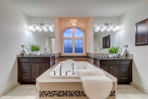 151 Mahogany Bay Se, Calgary, AB - Indoor Photo Showing Bathroom