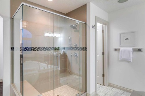 151 Mahogany Bay Se, Calgary, AB - Indoor Photo Showing Bathroom