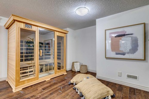 151 Mahogany Bay Se, Calgary, AB - Indoor Photo Showing Other Room