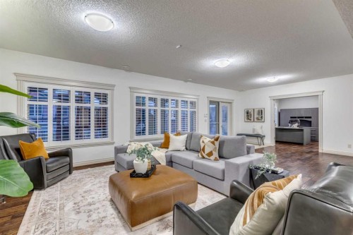 151 Mahogany Bay Se, Calgary, AB - Indoor Photo Showing Living Room