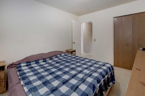 16 Martingrove Mews Ne, Calgary, AB - Indoor Photo Showing Bedroom