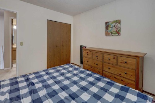 16 Martingrove Mews Ne, Calgary, AB - Indoor Photo Showing Bedroom