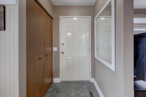 16 Martingrove Mews Ne, Calgary, AB - Indoor Photo Showing Other Room