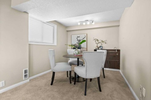 7715 67 Avenue Nw, Calgary, AB - Indoor Photo Showing Dining Room