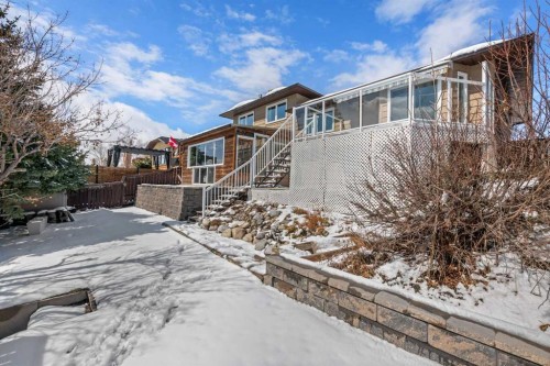 7715 67 Avenue Nw, Calgary, AB - Outdoor