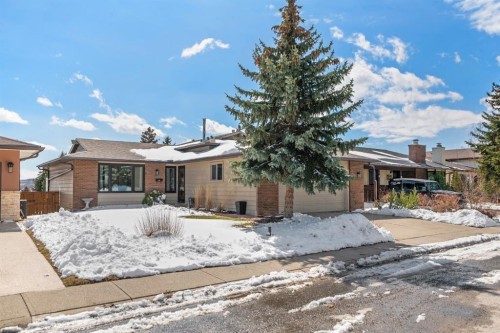 7715 67 Avenue Nw, Calgary, AB - Outdoor