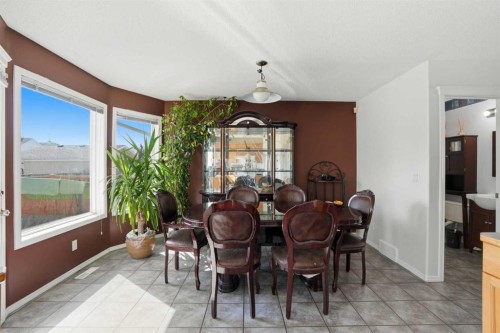 155 Tarington Green Ne, Calgary, AB - Indoor Photo Showing Dining Room