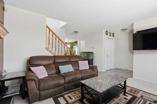 155 Tarington Green Ne, Calgary, AB - Indoor Photo Showing Living Room