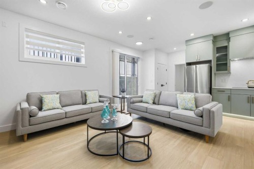 230 Royal Birch View Nw, Calgary, AB - Indoor Photo Showing Living Room