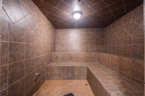 2117-303 Arbour Crest Drive Nw, Calgary, AB - Indoor Photo Showing Bathroom