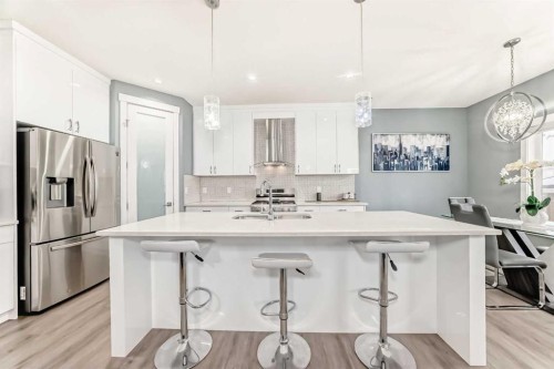 753 Edgefield Crescent, Strathmore, AB - Indoor Photo Showing Kitchen With Upgraded Kitchen