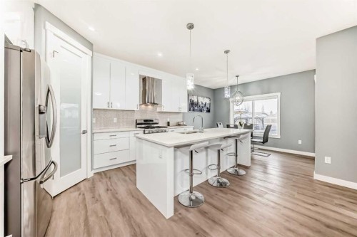 753 Edgefield Crescent, Strathmore, AB - Indoor Photo Showing Kitchen With Upgraded Kitchen