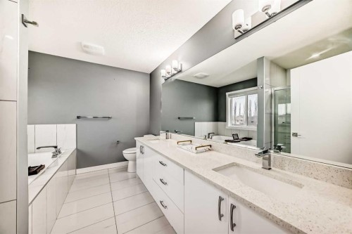753 Edgefield Crescent, Strathmore, AB - Indoor Photo Showing Bathroom