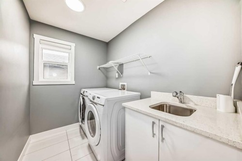 753 Edgefield Crescent, Strathmore, AB - Indoor Photo Showing Laundry Room