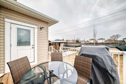 753 Edgefield Crescent, Strathmore, AB - Outdoor With Deck Patio Veranda With Exterior