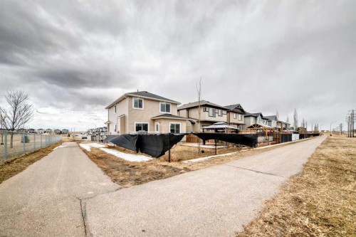 753 Edgefield Crescent, Strathmore, AB - Outdoor