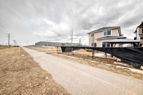 753 Edgefield Crescent, Strathmore, AB - Outdoor