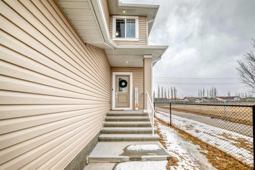 753 Edgefield Crescent, Strathmore, AB - Outdoor
