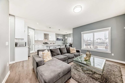 753 Edgefield Crescent, Strathmore, AB - Indoor Photo Showing Living Room