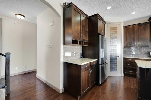 282 Pantego Terrace Nw, Calgary, AB - Indoor Photo Showing Kitchen