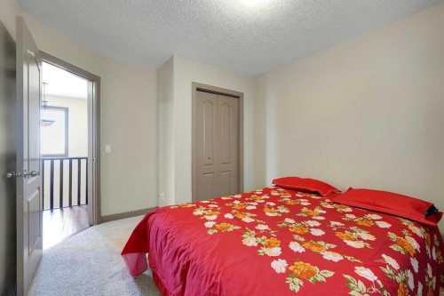 282 Pantego Terrace Nw, Calgary, AB - Indoor Photo Showing Bedroom