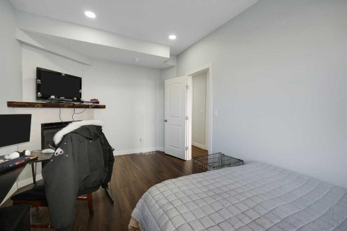 282 Pantego Terrace Nw, Calgary, AB - Indoor Photo Showing Bedroom