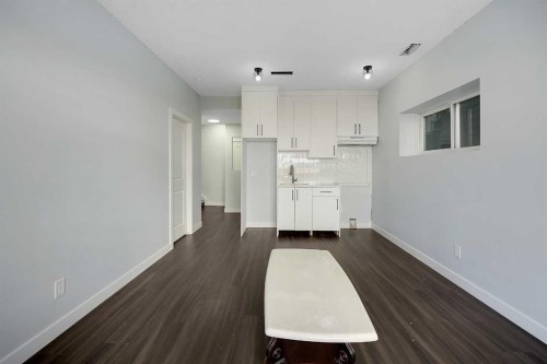 282 Pantego Terrace Nw, Calgary, AB - Indoor Photo Showing Kitchen