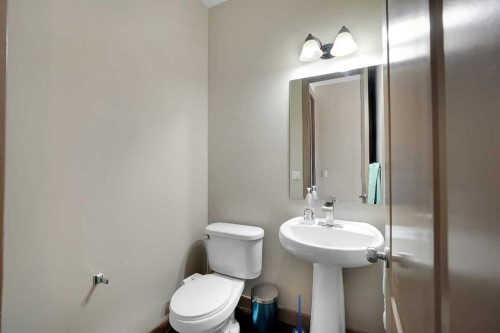 282 Pantego Terrace Nw, Calgary, AB - Indoor Photo Showing Bathroom