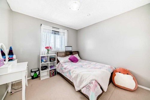 71 Covepark Rise Ne, Calgary, AB - Indoor Photo Showing Bedroom