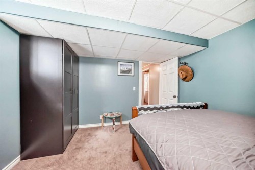 71 Covepark Rise Ne, Calgary, AB - Indoor Photo Showing Bedroom