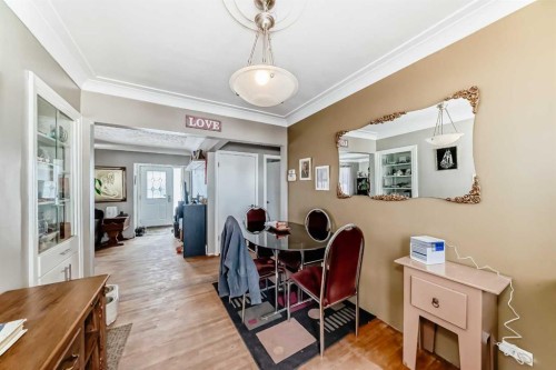 440 36 Avenue Nw, Calgary, AB - Indoor