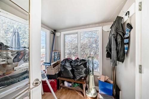 440 36 Avenue Nw, Calgary, AB - Indoor