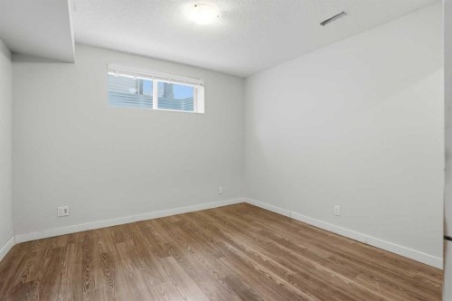 119 Prestwick Terrace Se, Calgary, AB - Indoor Photo Showing Other Room