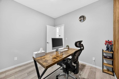73 Yorkstone Heath Sw, Calgary, AB - Indoor Photo Showing Office