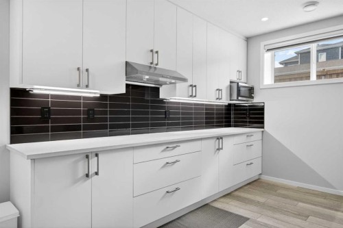 73 Yorkstone Heath Sw, Calgary, AB - Indoor Photo Showing Kitchen