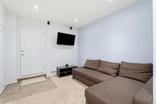 512 Panatella Square Nw, Calgary, AB - Indoor