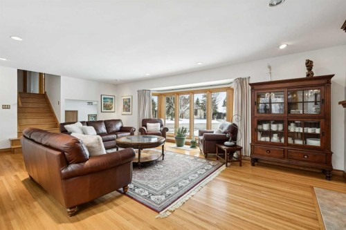 4104 Crestview Road Sw, Calgary, AB - Indoor Photo Showing Living Room