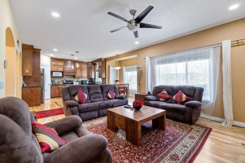115 Kincora View Nw, Calgary, AB - Indoor Photo Showing Living Room
