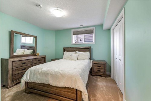 115 Kincora View Nw, Calgary, AB - Indoor Photo Showing Bedroom