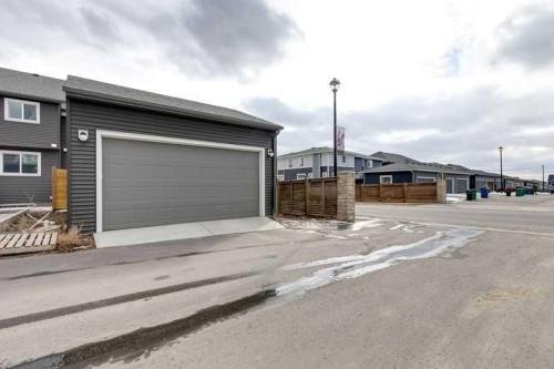 100 Langwell Common Se, Airdrie, AB - Outdoor