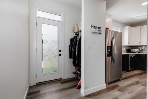 100 Langwell Common Se, Airdrie, AB - Indoor